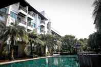 Kolam Renang Karabuning Resort and Residence