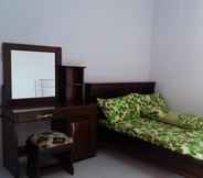 Bedroom 5 Homestay Dhilpratis at Pantai Balekambang 