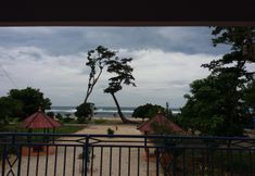 Atraksi di Area Sekitar 4 Homestay Dhilpratis at Pantai Balekambang 