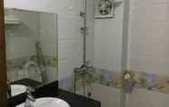 In-room Bathroom 4 Binh An Hotel