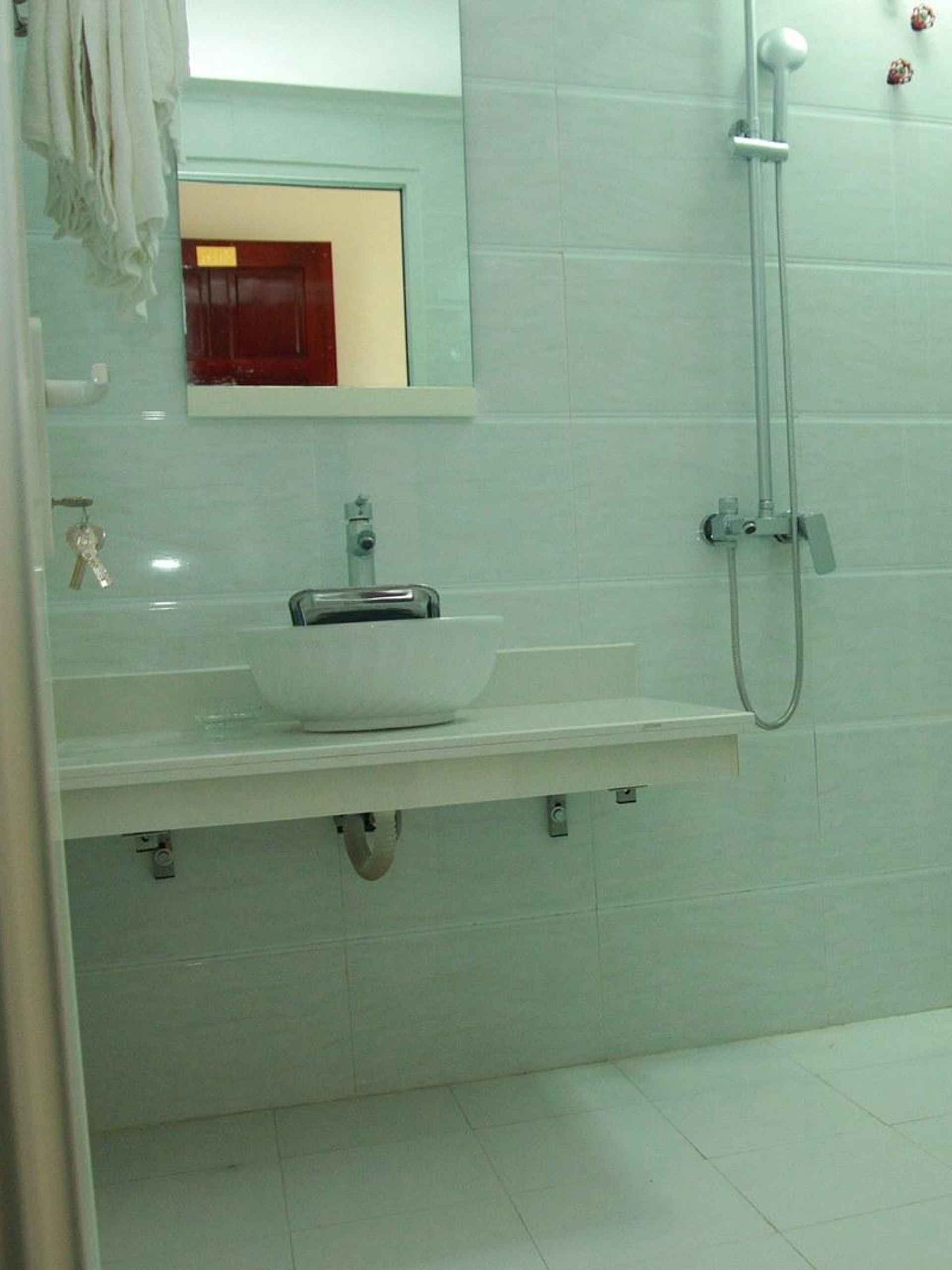 Phòng tắm bên trong Thien Thanh Hotel