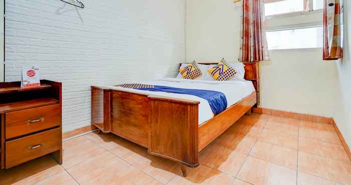 Kamar Tidur Radio Backpacker Guesthouse