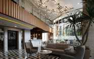 Lobby 2 Verse Luxe Hotel Wahid Hasyim