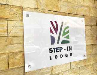 Bangunan 2 Step-In Lodge