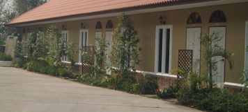 Exterior 4 King Hotel