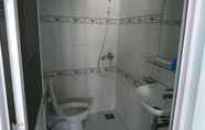Toilet Kamar 5 Khanh Du Hotel