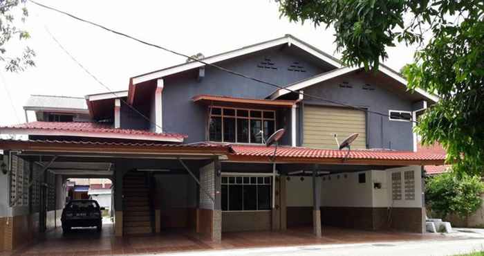 Luar Bangunan Nur Muslim 1 Homestay @ Lorong Surau Kota