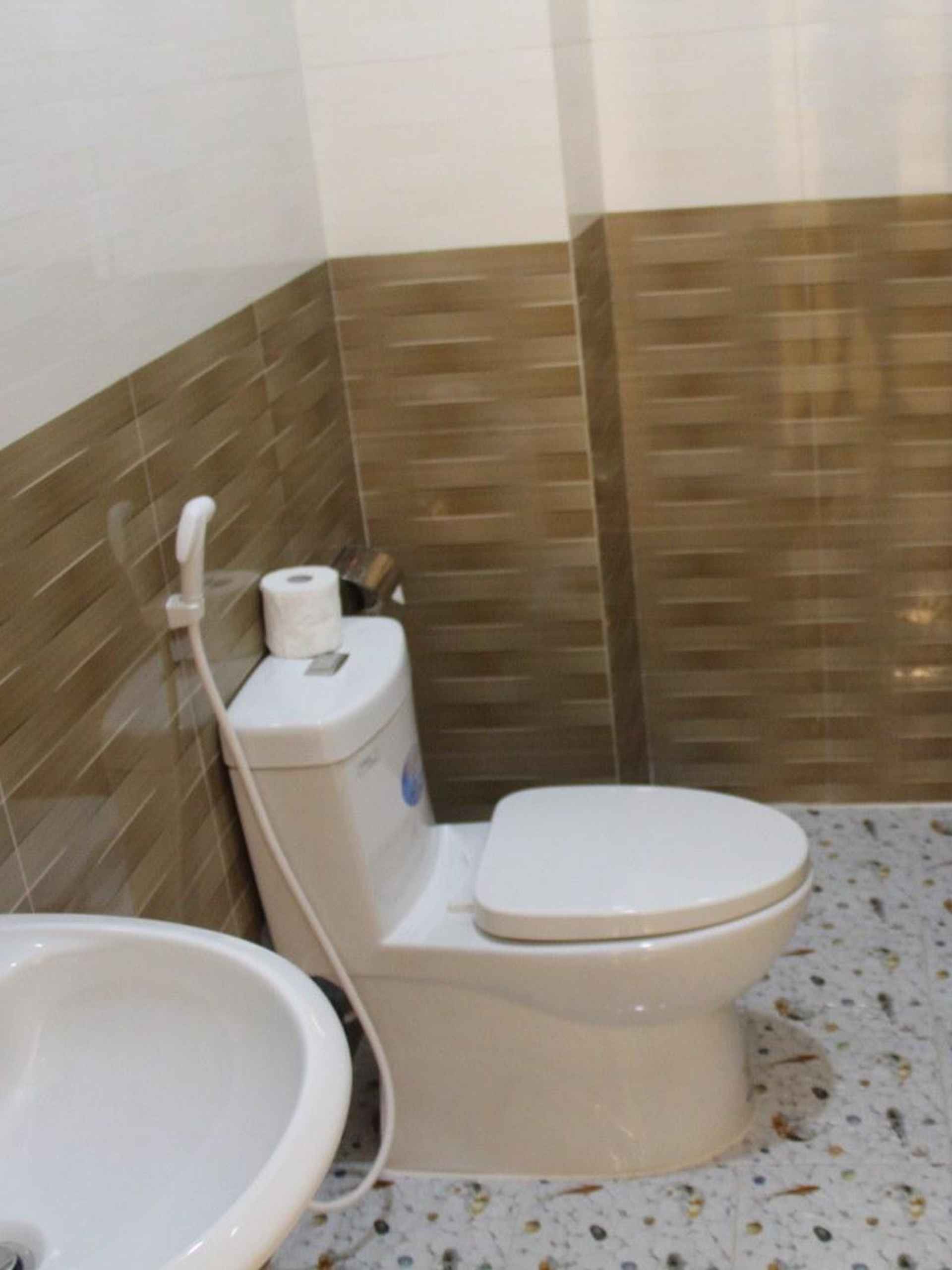Phòng tắm bên trong Thuy Tien Hotel Ninh Chu