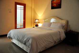 Bedroom 4 Queen Palace Hotel