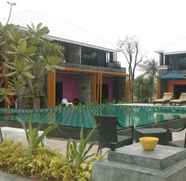 Swimming Pool 4 Pran Sea View