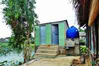 Toilet Kamar Lotus Lake Homestay