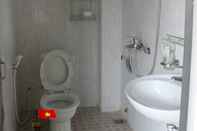 Toilet Kamar Thien Huong Hotel