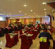 Restaurant 6 Puncak Budget Hotel