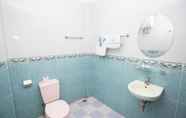 Toilet Kamar 3 Huong Vy 1 Hotel