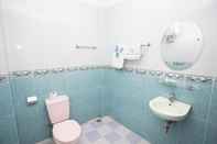 Toilet Kamar Huong Vy 1 Hotel