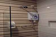 In-room Bathroom Kristal Hotel Seri Iskandar