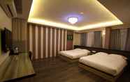 Kamar Tidur 6 Shamrock Guest House