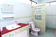 Toilet Kamar New Sunrise Village Maenam