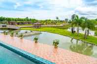 สระว่ายน้ำ Prew Lom Chom Nam Resort