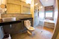 In-room Bathroom Maximize Brandnew Home