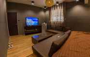 Entertainment Facility 2 Maximum City Homestay