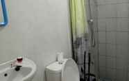 Toilet Kamar 7 HOMESTAY 28