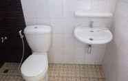 Toilet Kamar 6 The Amata Place