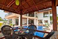 Lobi Phoenix Lake Side Pool Villa