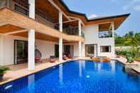 Kolam Renang Phoenix Lake Side Pool Villa