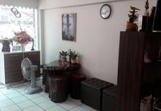 Common Space 7 No. 1 Guesthouse Silom
