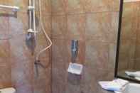 Toilet Kamar Holiday Guesthouse