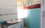 In-room Bathroom 7 Thien Phu Motel