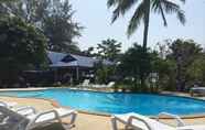 สระว่ายน้ำ 2 Rung Arun Resort