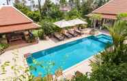 Kolam Renang 3 Villa Maeve