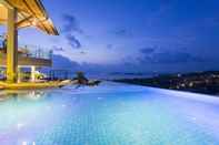 Swimming Pool Skyfall Villa