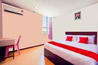 Bedroom CMN Hotel & Homestay