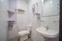 In-room Bathroom CMN Hotel & Homestay