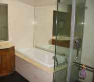 In-room Bathroom 5 Hanpro - Luxury Serviced Apartment in Royal City