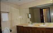 Phòng tắm bên trong 4 Hanpro - Luxury Serviced Apartment in Royal City
