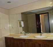 In-room Bathroom 4 Hanpro - Luxury Serviced Apartment in Royal City