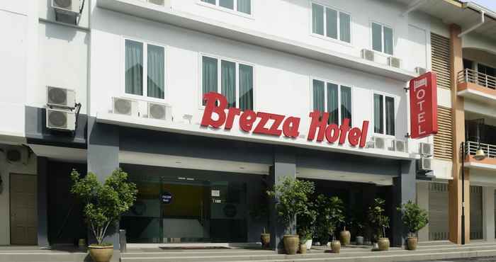 Bên ngoài Brezza Hotel Lumut