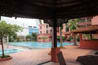 Swimming Pool Marimari Marina Service Condo