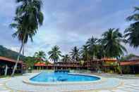 Swimming Pool Puteri Bayu Beach Resort