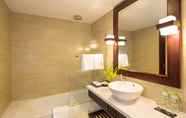 In-room Bathroom 4 Golden Sand Resort and Spa