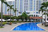 Swimming Pool Hanoi Daewoo Hotel