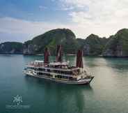 Bên ngoài 5 Orchid Ha Long Cruise