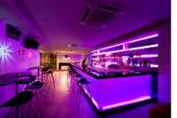 Bar, Kafe, dan Lounge Panmour Villa