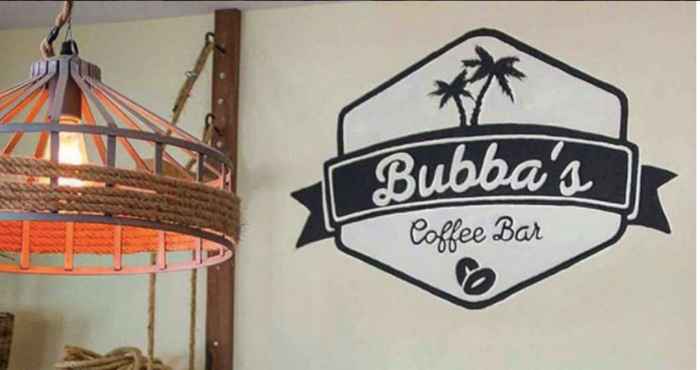 Luar Bangunan Bubba's Bed & Coffee