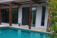 ภายนอกอาคาร Baan Thanompol Pool Villa 3