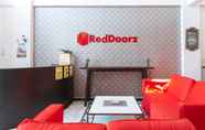 Lobby 3 RedDoorz @ Km 50 Aguinaldo Highway Tagaytay - Vaccinated Staff 